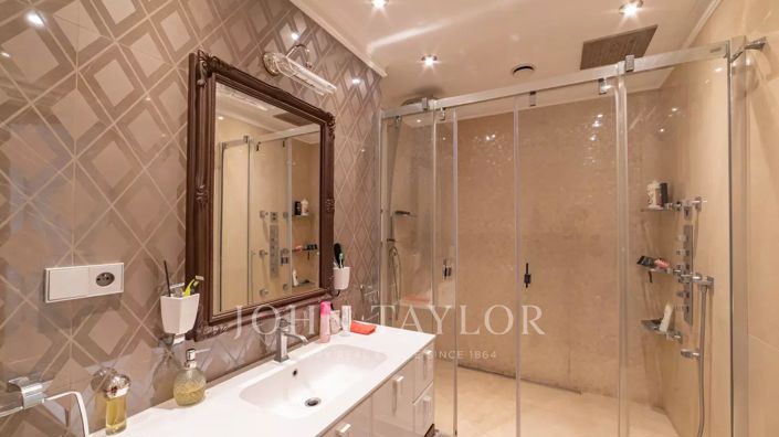 Image No.16-6 Bed Apartment for sale