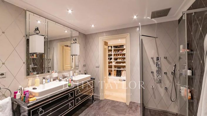 Image No.18-6 Bed Apartment for sale