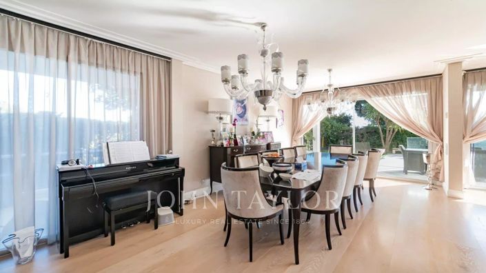 Image No.8-6 Bed Apartment for sale