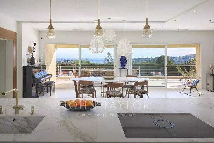 Image No.6-5 Bed House for sale