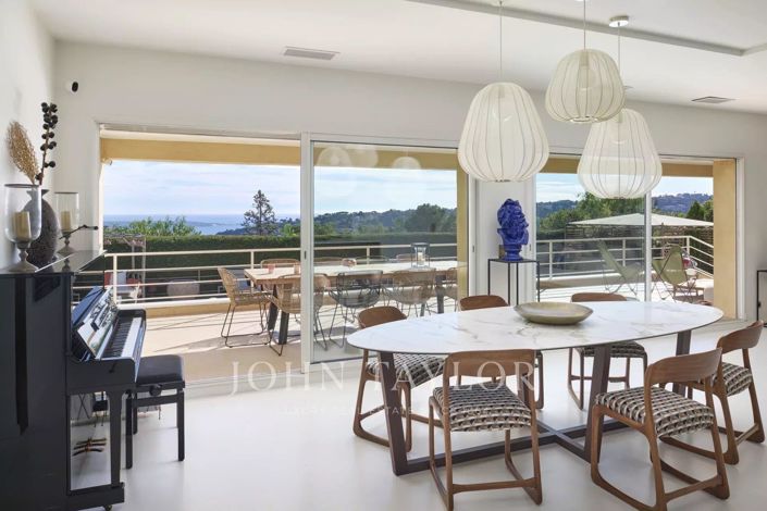 Image No.7-5 Bed House for sale