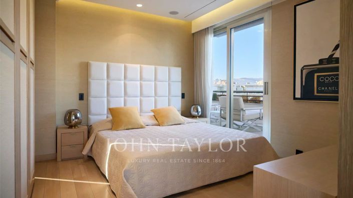 Image No.18-5 Bed Apartment for sale