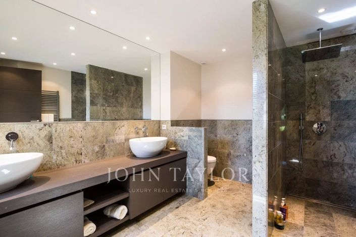 Image No.10-4 Bed House for sale