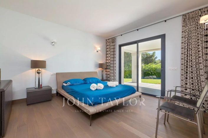 Image No.11-4 Bed House for sale