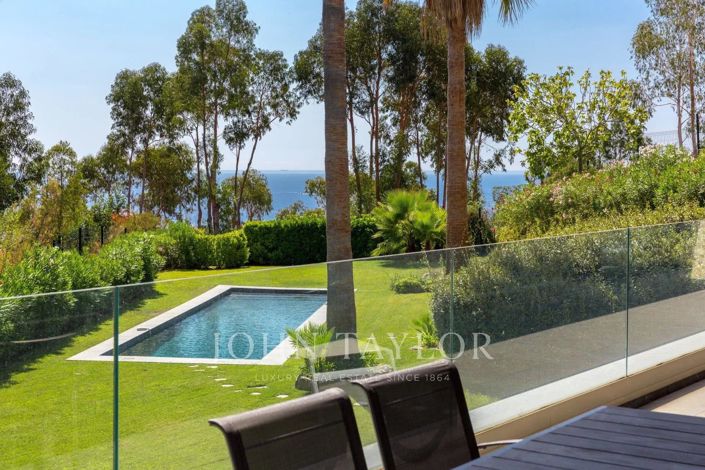 Image No.2-4 Bed House for sale