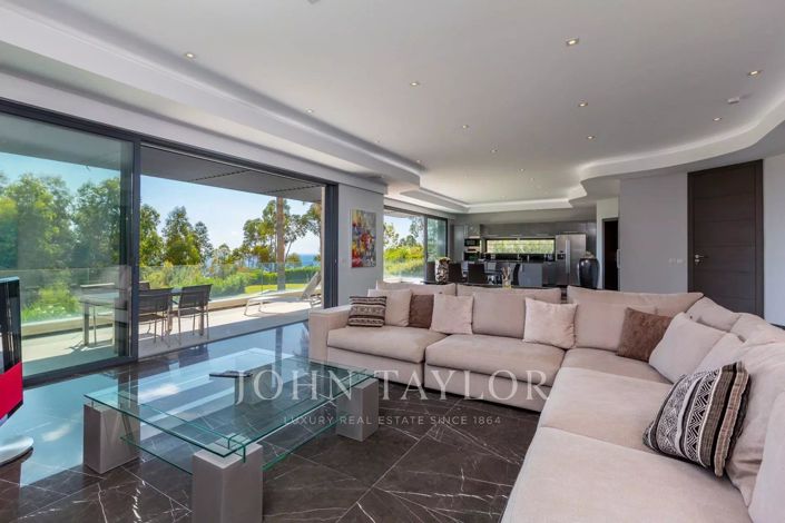 Image No.4-4 Bed House for sale