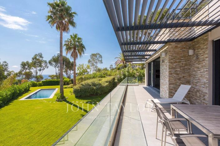 Image No.6-4 Bed House for sale