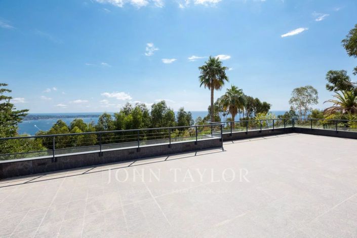 Image No.8-4 Bed House for sale