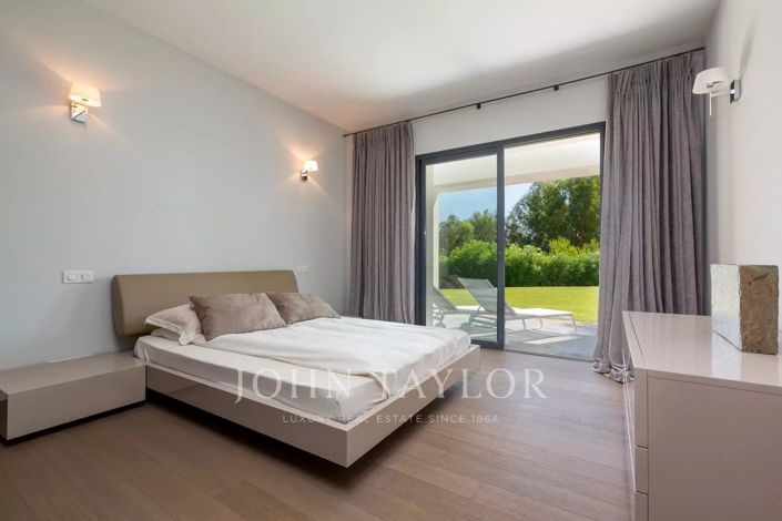 Image No.9-4 Bed House for sale