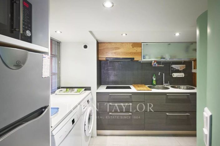 Image No.18-5 Bed House for sale