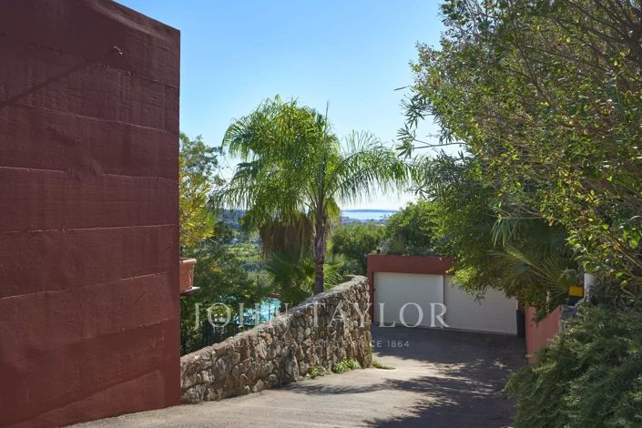 Image No.4-5 Bed House for sale