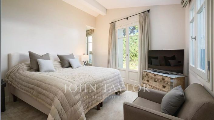 Image No.11-8 Bed House for sale