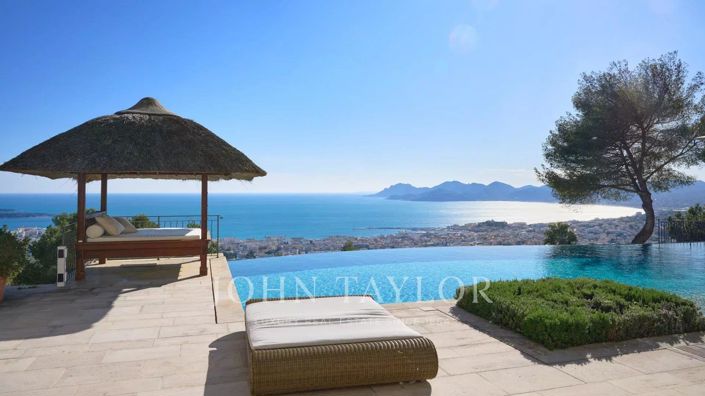 Image No.2-8 Bed House for sale