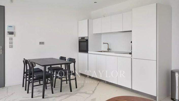 Image No.13-7 Bed House for sale