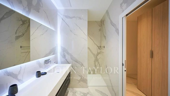 Image No.9-7 Bed House for sale