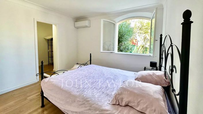 Image No.14-4 Bed House for sale