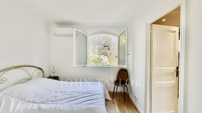 Image No.15-4 Bed House for sale