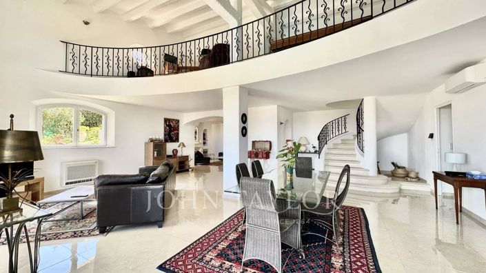 Image No.6-4 Bed House for sale