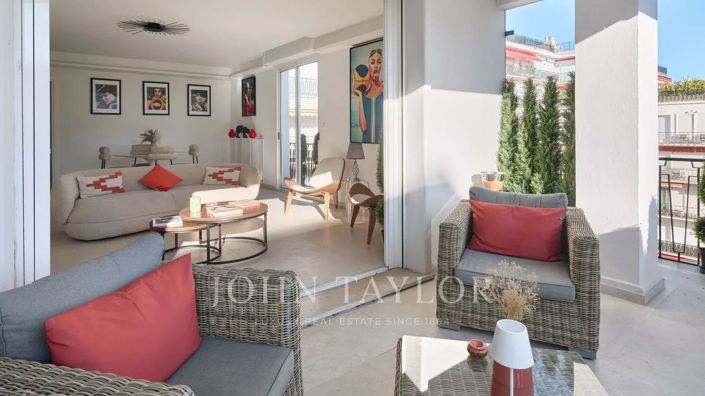 Image No.2-Appartement de 2 chambres à vendre à Cannes