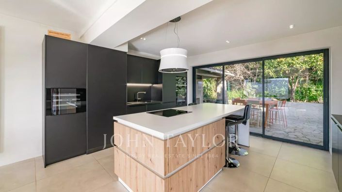 Image No.10-4 Bed House for sale