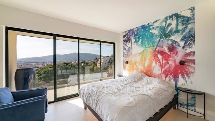 Image No.12-4 Bed House for sale