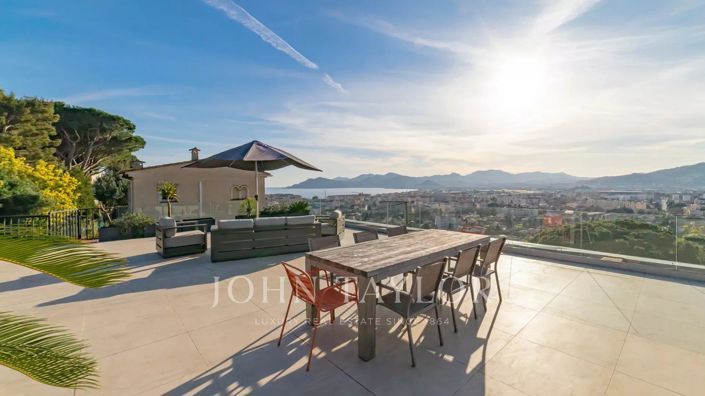 Image No.3-4 Bed House for sale