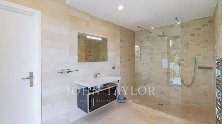 Image No.21-Maison de 4 chambres à vendre à Cannes