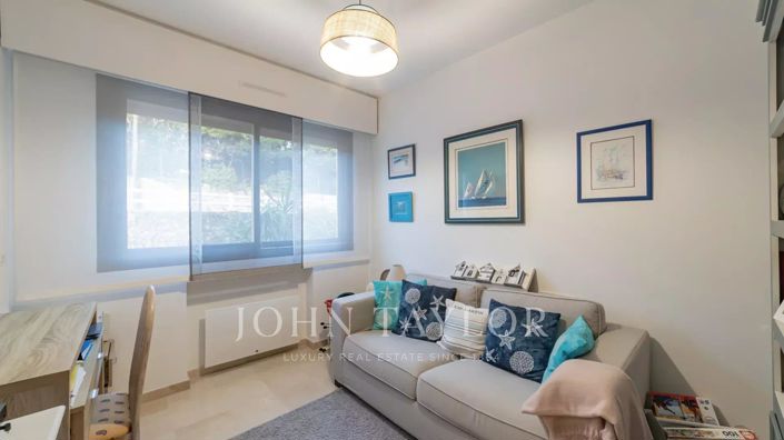 Image No.13-3 Bed Apartment for sale