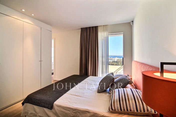 Image No.12-5 Bed Apartment for sale