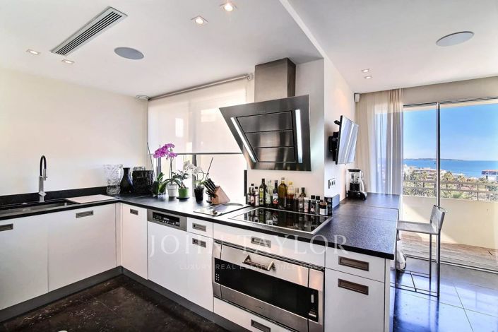 Image No.7-5 Bed Apartment for sale