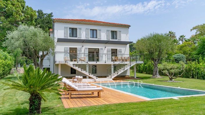 Image No.1-5 Bed House for sale