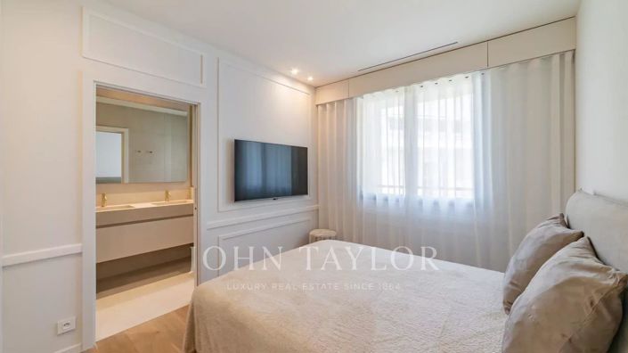 Image No.13-5 Bed House for sale