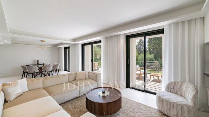 Image No.6-5 Bed House for sale