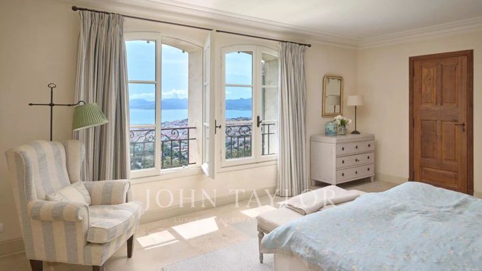 Image No.12-4 Bed House for sale