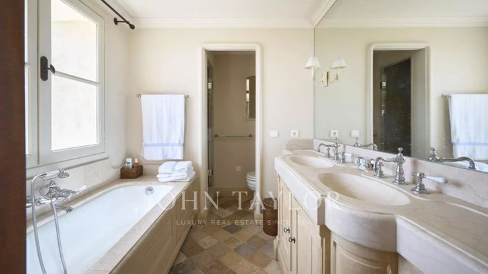 Image No.14-4 Bed House for sale