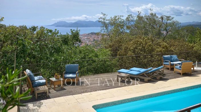 Image No.2-4 Bed House for sale