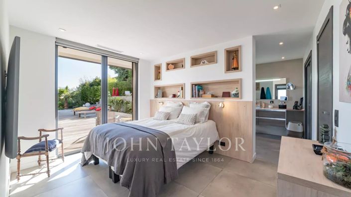 Image No.13-6 Bed House for sale