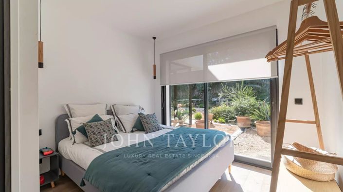 Image No.19-6 Bed House for sale