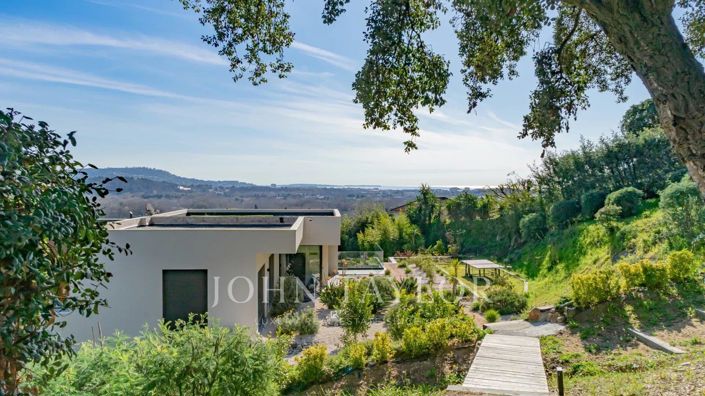 Image No.7-6 Bed House for sale