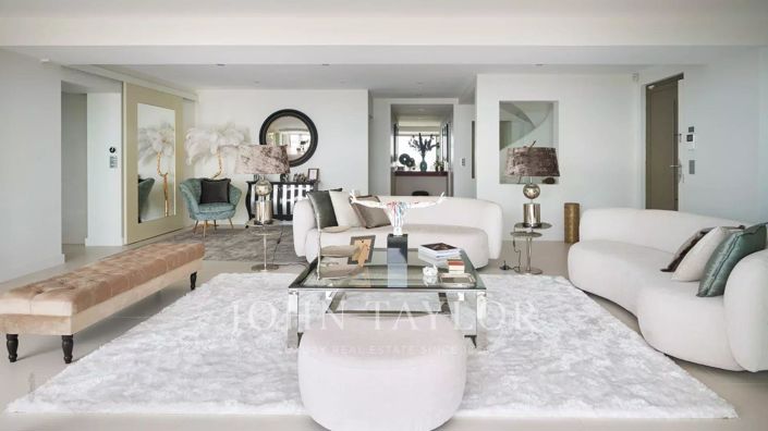 Image No.10-6 Bed House for sale