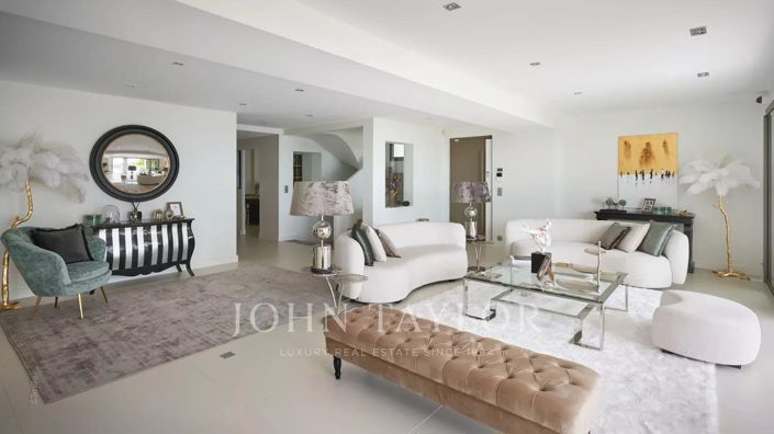 Image No.11-6 Bed House for sale