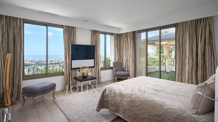 Image No.19-6 Bed House for sale