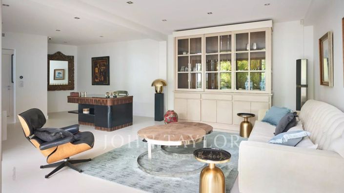 Image No.22-6 Bed House for sale