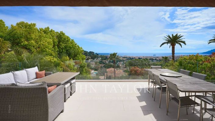 Image No.5-6 Bed House for sale