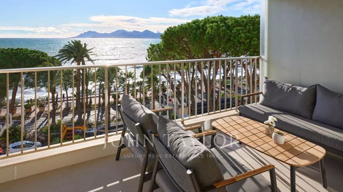 Image No.3-Appartement de 2 chambres à vendre à Cannes