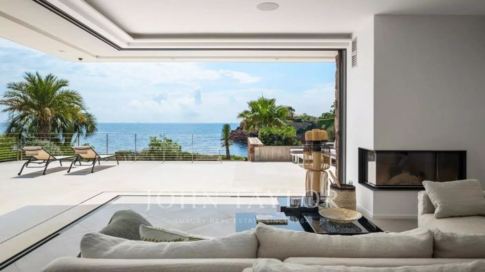 Image No.7-9 Bed House for sale