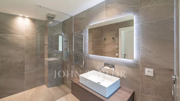 Image No.12-3 Bed Apartment for sale