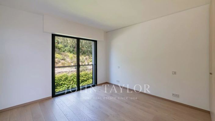 Image No.13-3 Bed Apartment for sale