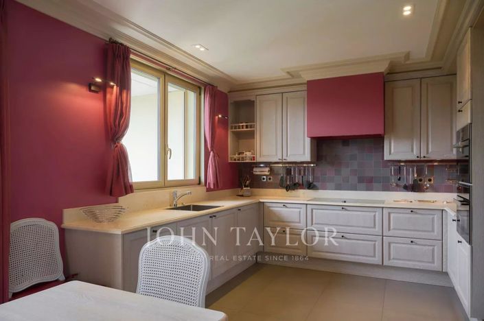 Image No.13-4 Bed Apartment for sale