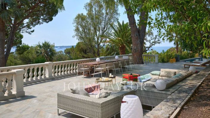 Image No.2-6 Bed House for sale